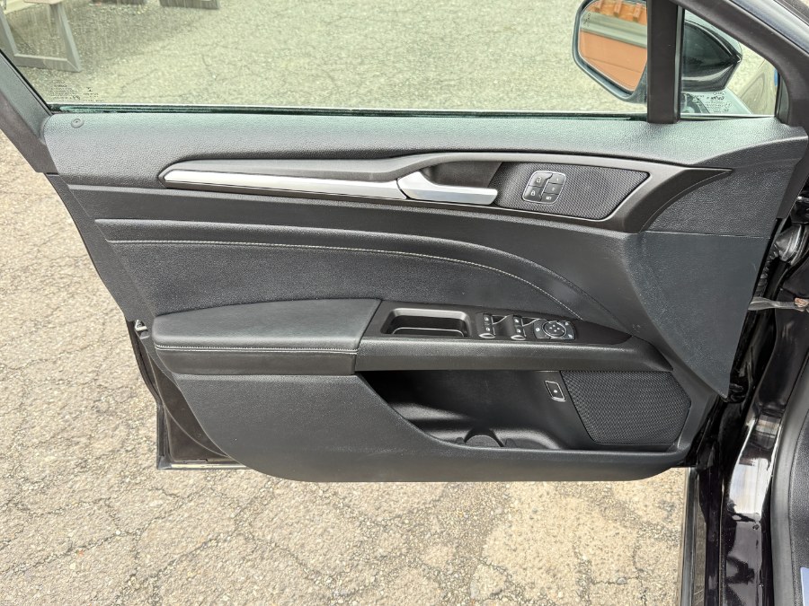 2019 Ford Fusion Energi Titanium FWD photo