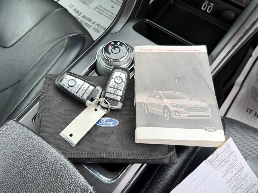 2019 Ford Fusion Energi Titanium FWD photo