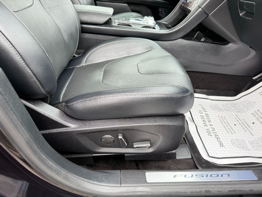 2019 Ford Fusion Energi Titanium FWD photo