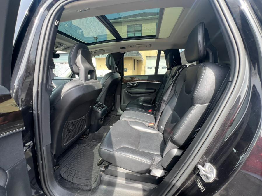 2016 Volvo XC90 AWD 4dr T6 Momentum photo