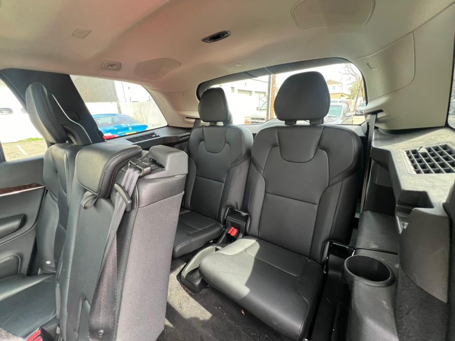 2016 Volvo XC90 AWD 4dr T6 Momentum photo