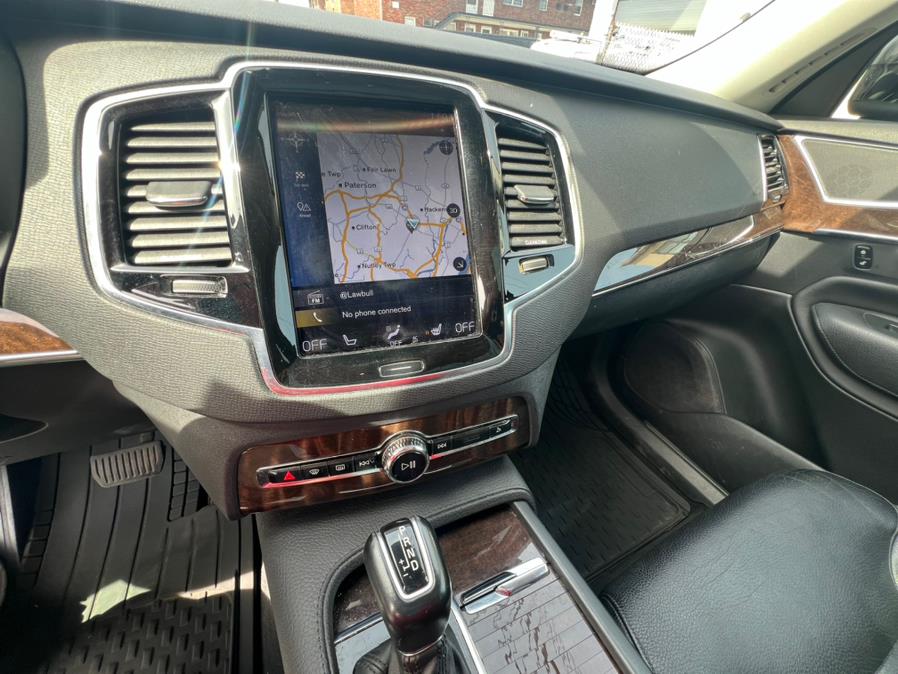 2016 Volvo XC90 AWD 4dr T6 Momentum photo