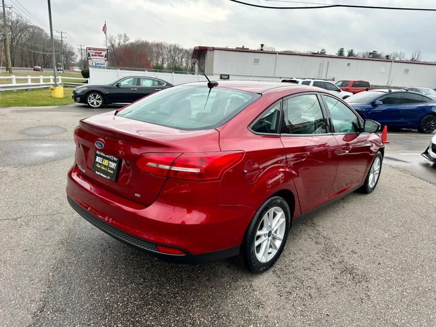 2017 Ford Focus SE Sedan photo