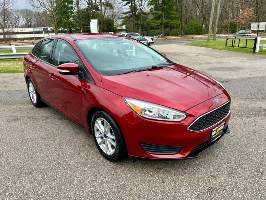 2017 Ford Focus SE Sedan photo