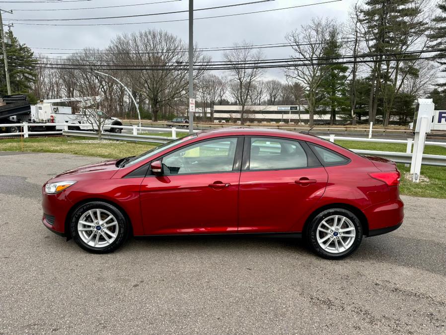 2017 Ford Focus SE Sedan photo