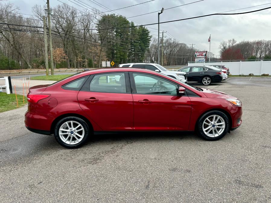 2017 Ford Focus SE Sedan photo