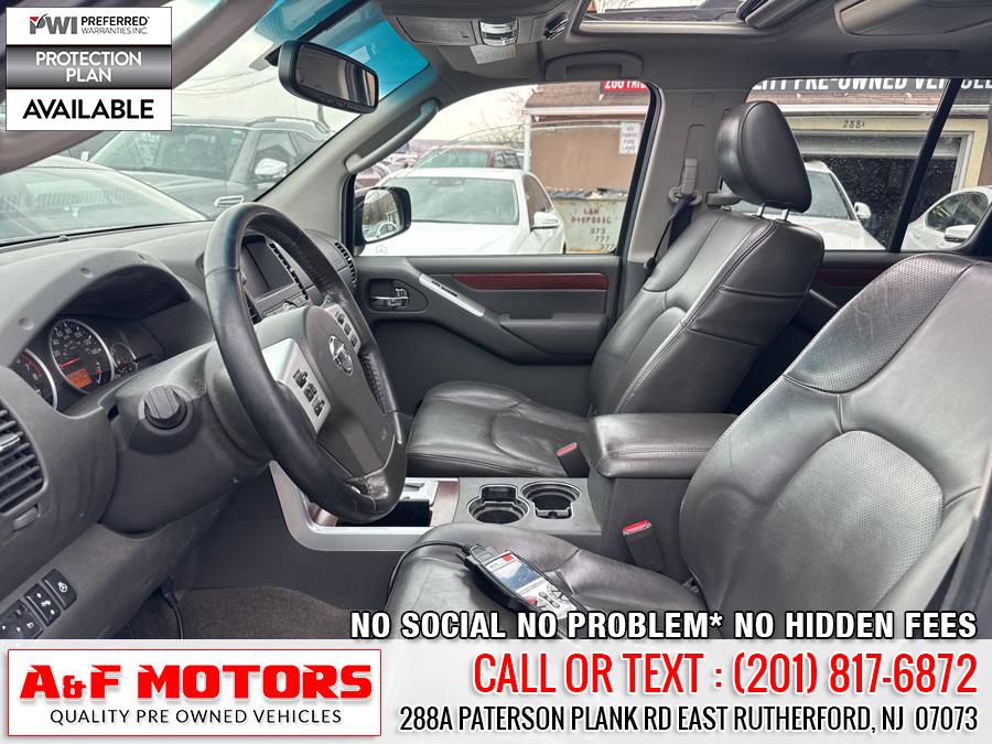 2012 Nissan Pathfinder S photo