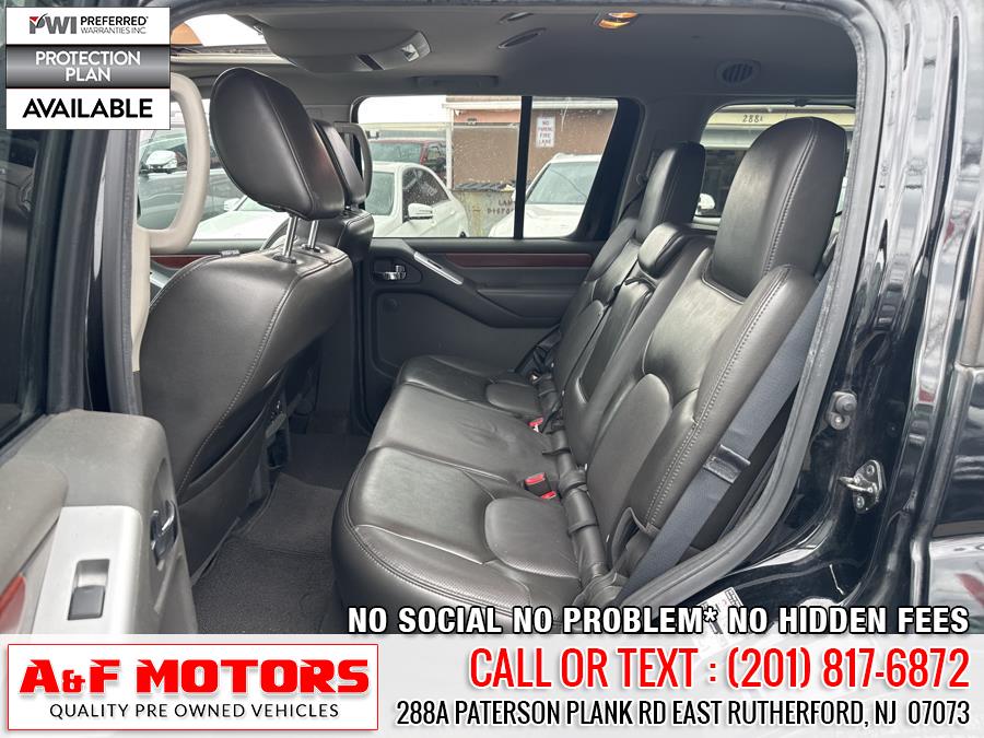2012 Nissan Pathfinder S photo