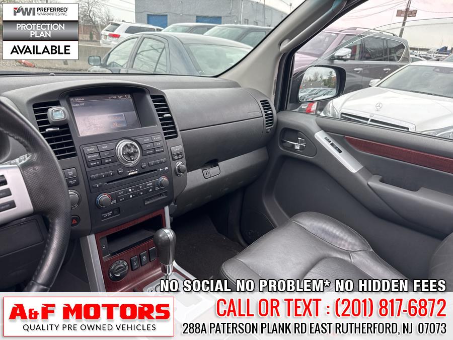 2012 Nissan Pathfinder S photo