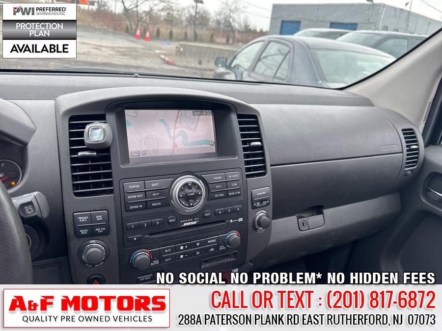 2012 Nissan Pathfinder S photo