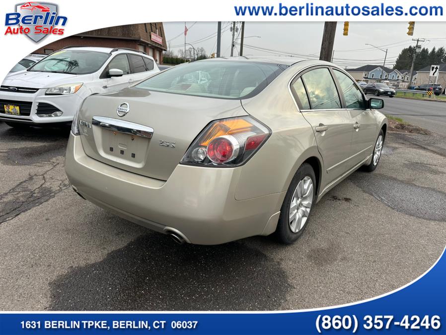 2010 Nissan Altima 2.5 photo