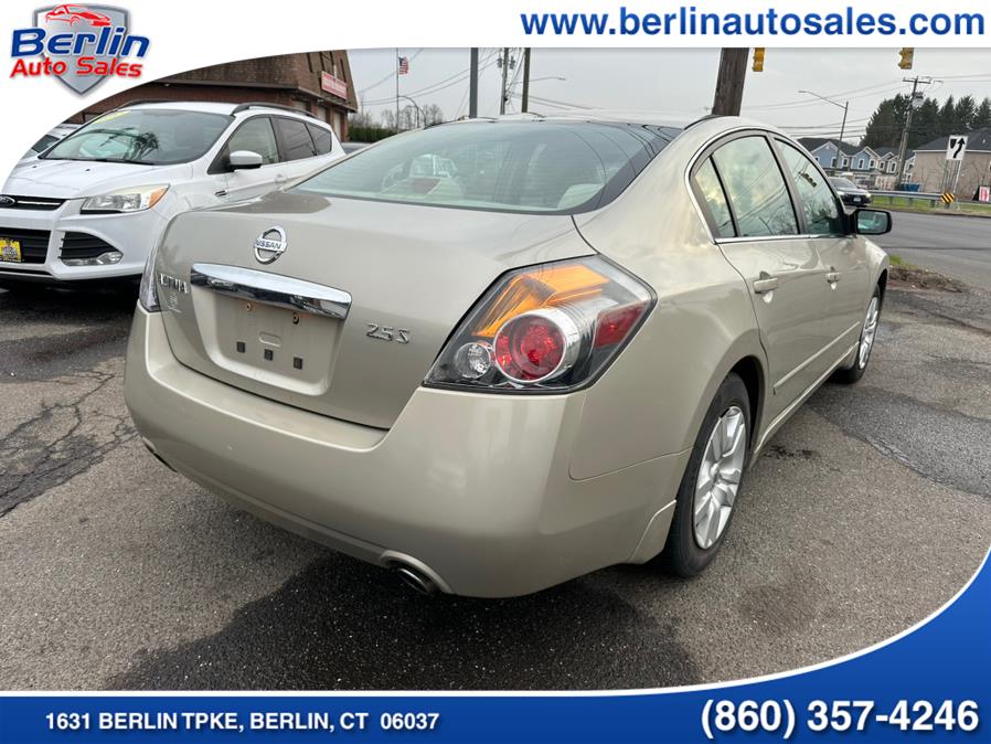 2010 Nissan Altima 2.5 photo