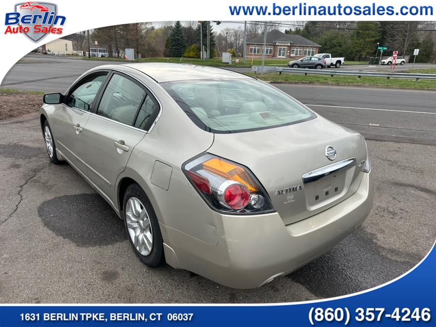 2010 Nissan Altima 2.5 photo