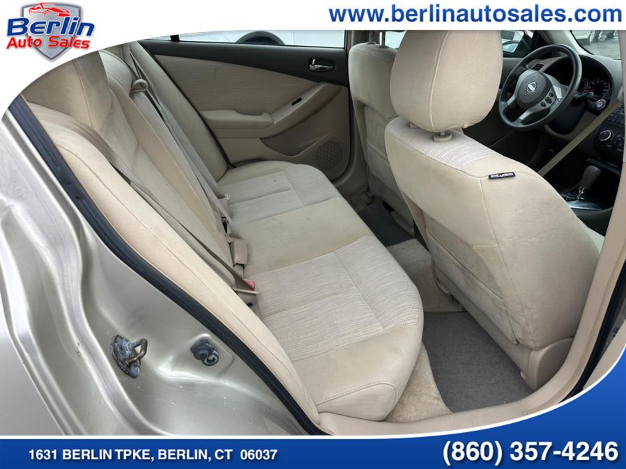 2010 Nissan Altima 2.5 photo