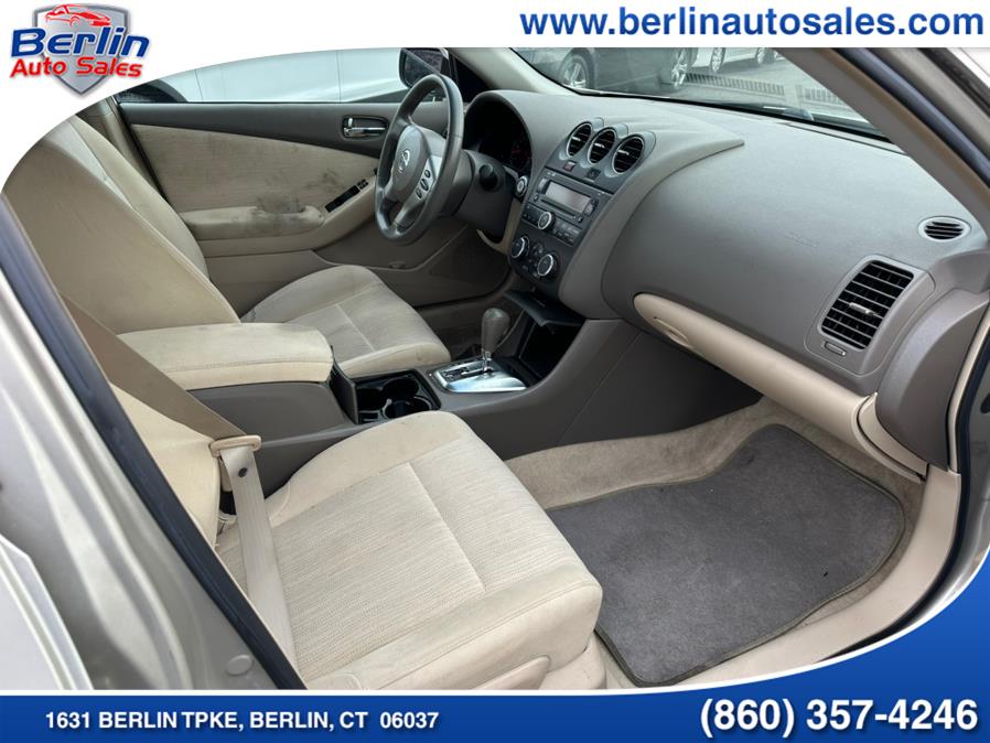 2010 Nissan Altima 2.5 photo