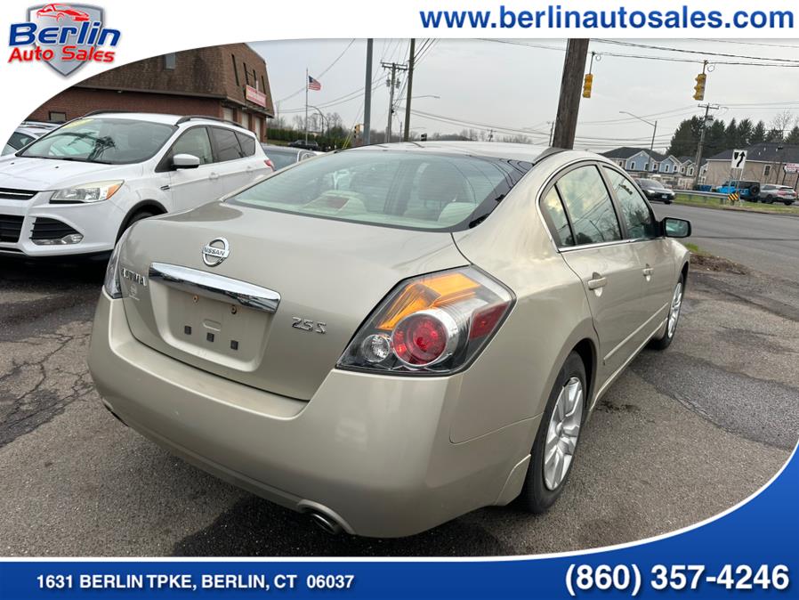 2010 Nissan Altima 2.5 photo