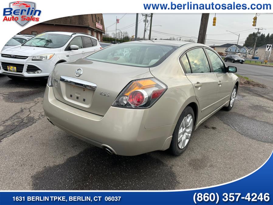 2010 Nissan Altima 2.5 photo
