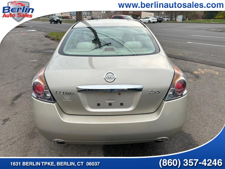 2010 Nissan Altima 2.5 photo