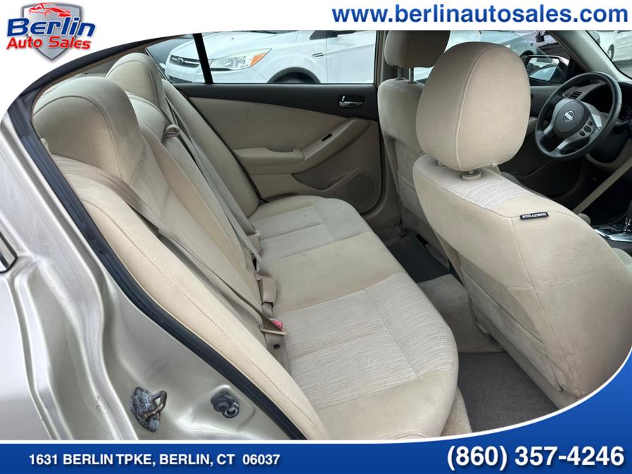2010 Nissan Altima 2.5 photo