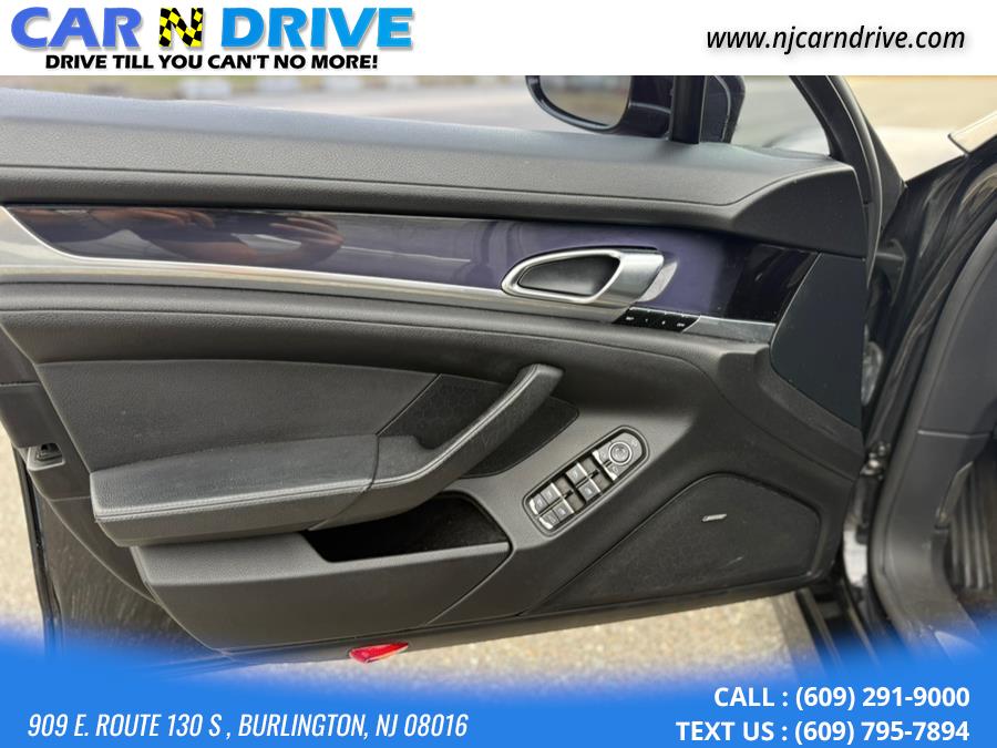 2011 Porsche Panamera 4S photo