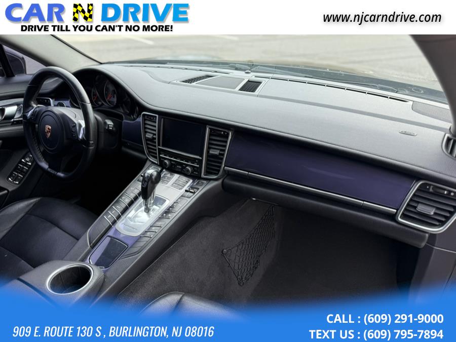 2011 Porsche Panamera 4S photo
