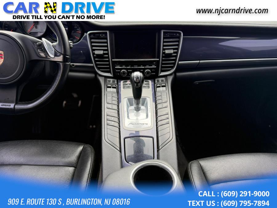 2011 Porsche Panamera 4S photo