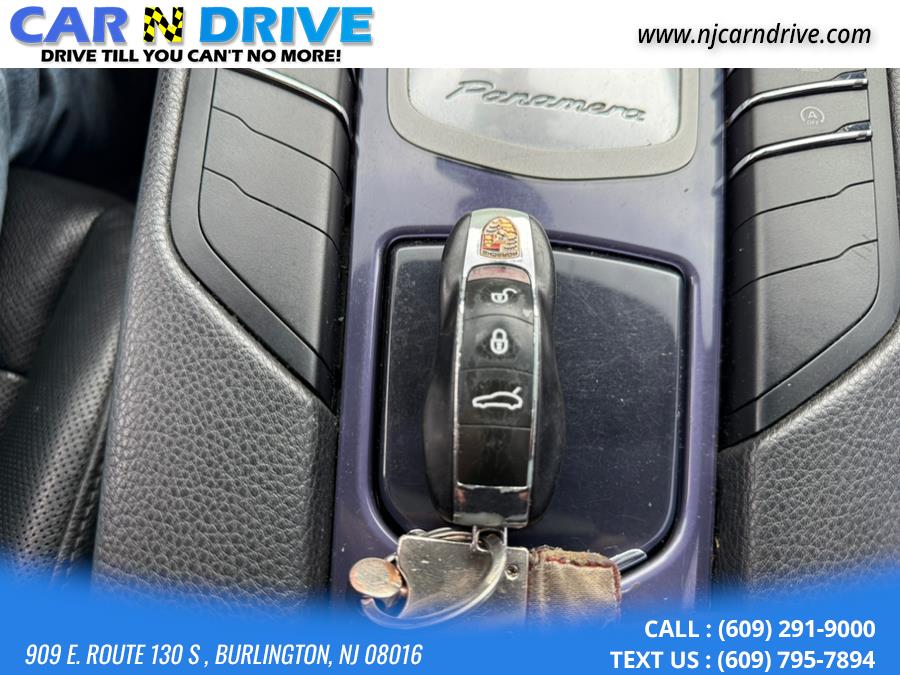 2011 Porsche Panamera 4S photo