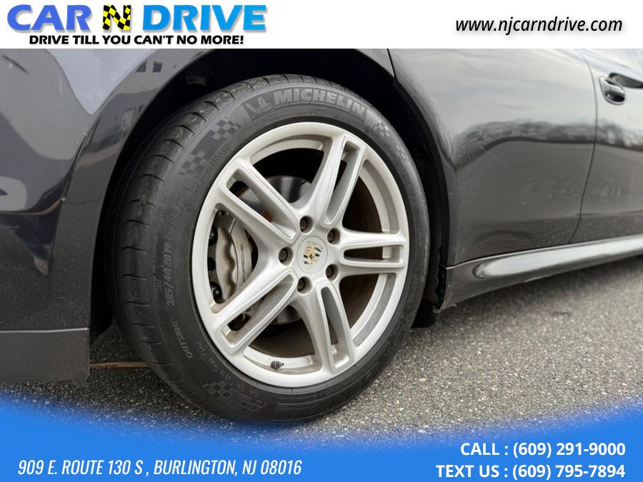 2011 Porsche Panamera 4S photo