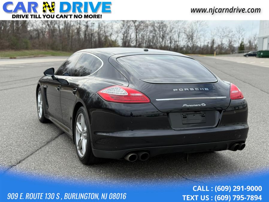 2011 Porsche Panamera 4S photo