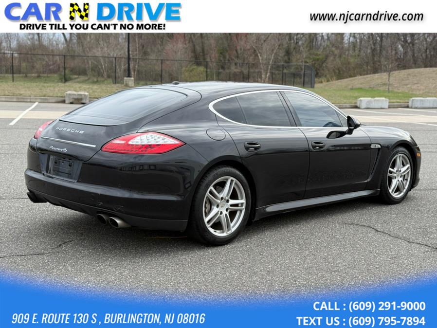 2011 Porsche Panamera 4S photo