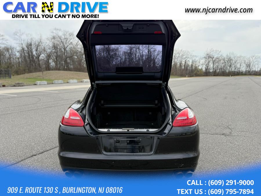 2011 Porsche Panamera 4S photo