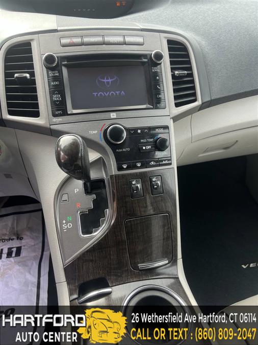 2014 Toyota Venza LE photo
