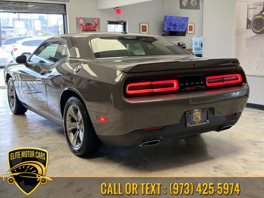 2019 Dodge Challenger SXT RWD photo