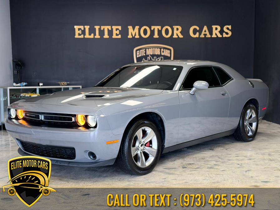 2019 Dodge Challenger SXT RWD photo
