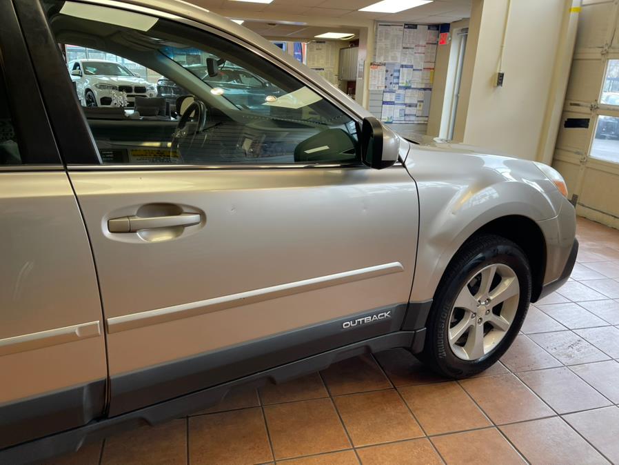 2014 Subaru Outback 2.5i Premium photo