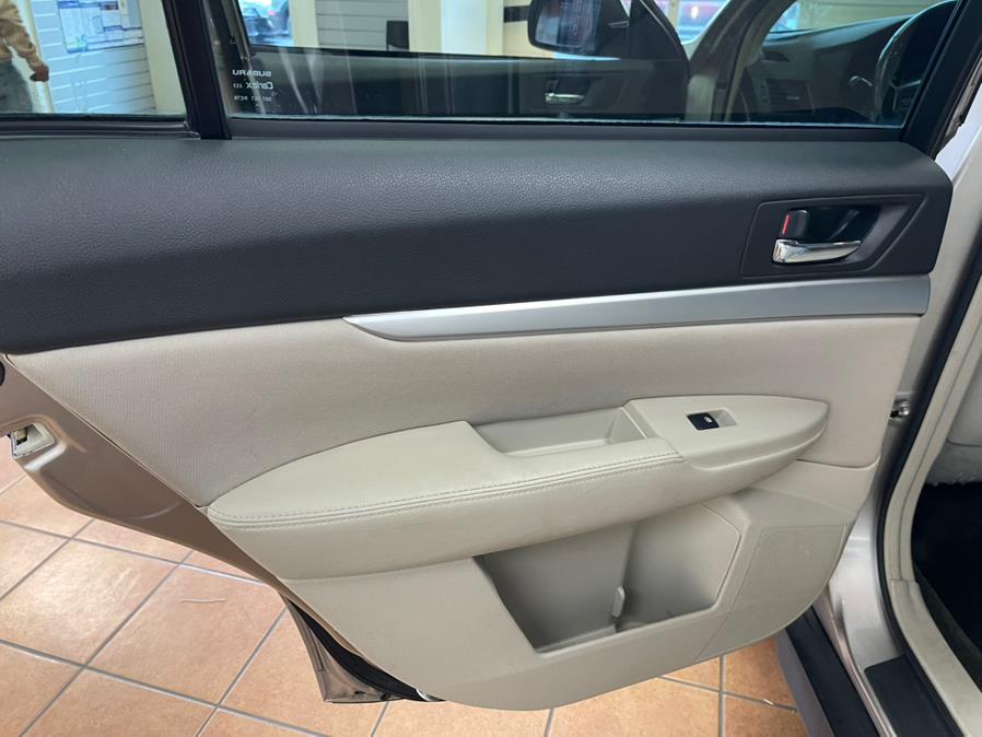 2014 Subaru Outback 2.5i Premium photo