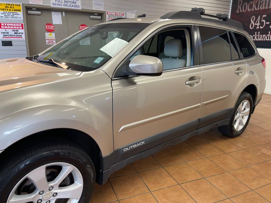 2014 Subaru Outback 2.5i Premium photo