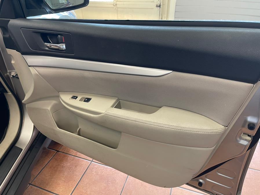 2014 Subaru Outback 2.5i Premium photo