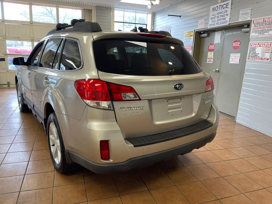 2014 Subaru Outback 2.5i Premium photo