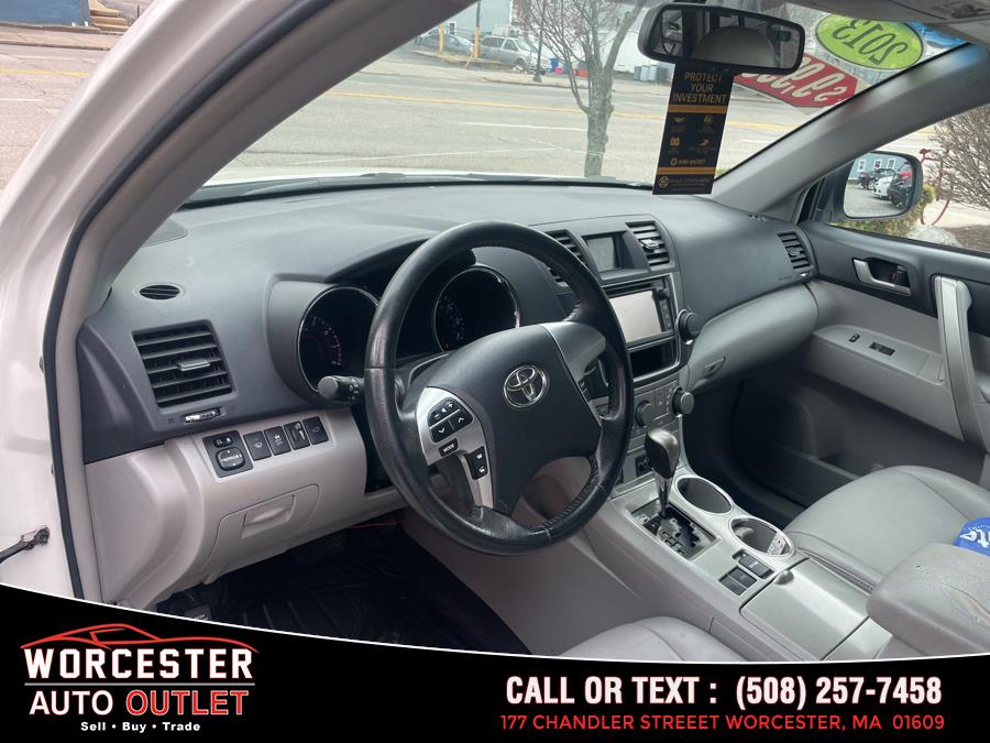 2013 Toyota Highlander photo