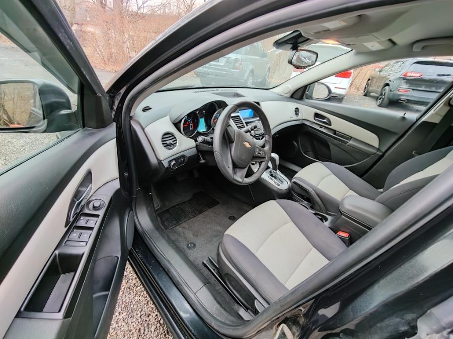 2014 Chevrolet Cruze LS Auto photo
