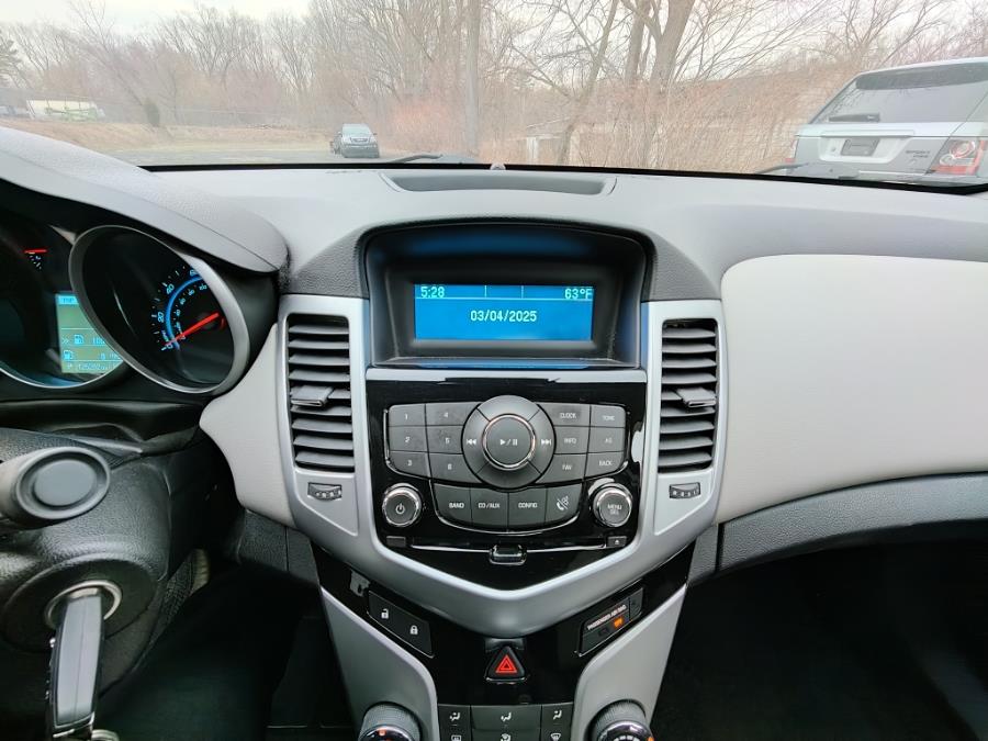 2014 Chevrolet Cruze LS Auto photo