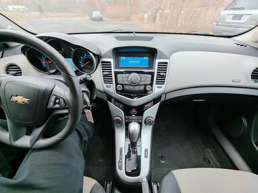 2014 Chevrolet Cruze LS Auto photo