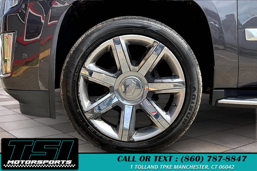 2017 Cadillac Escalade 4WD 4dr Luxury photo