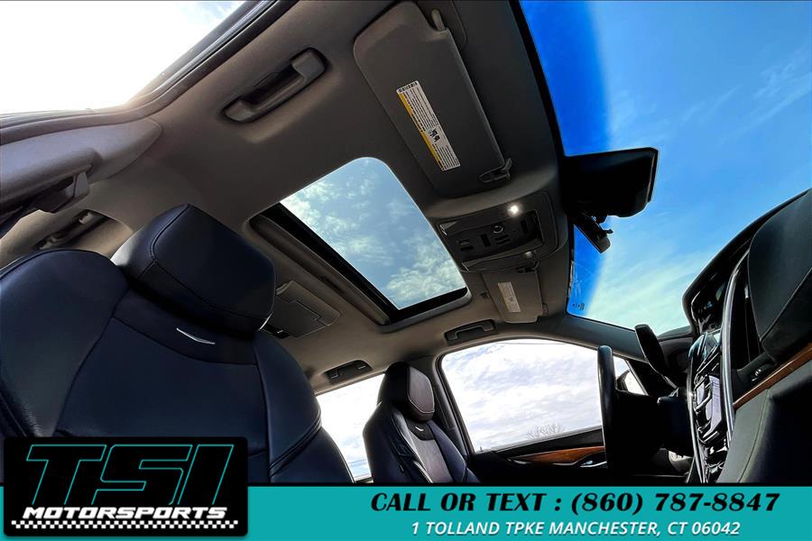2017 Cadillac Escalade 4WD 4dr Luxury photo