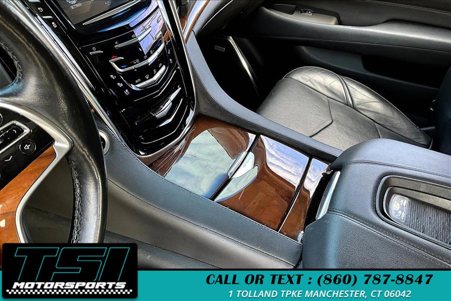 2017 Cadillac Escalade 4WD 4dr Luxury photo