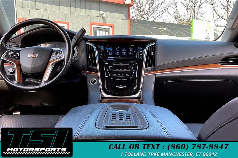 2017 Cadillac Escalade 4WD 4dr Luxury photo