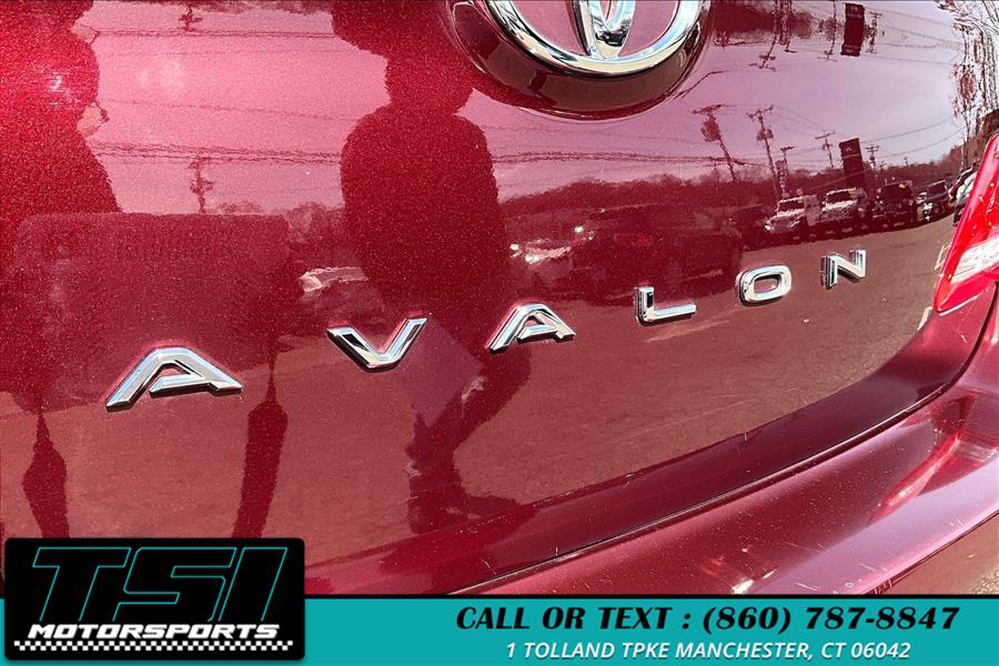 2010 Toyota Avalon XLS photo