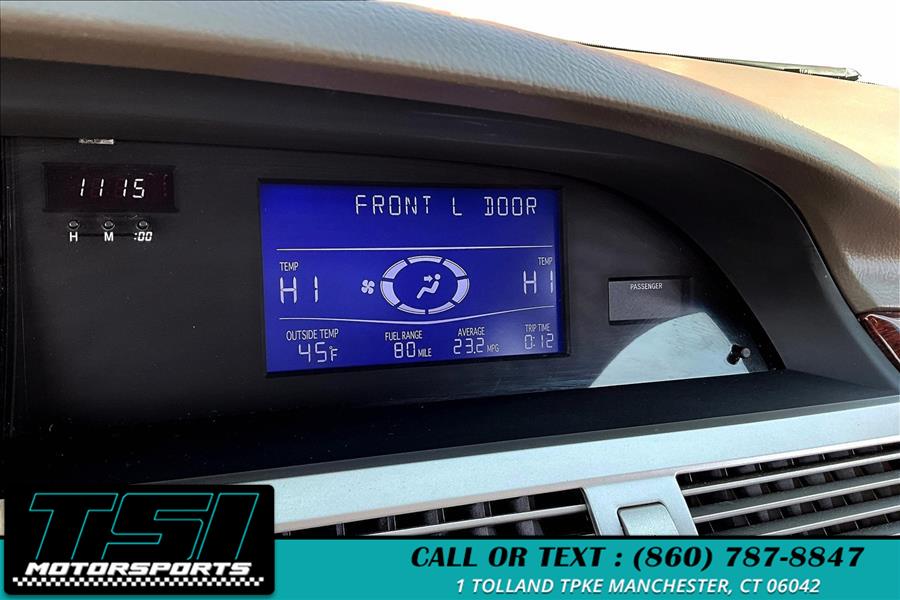 2010 Toyota Avalon XLS photo