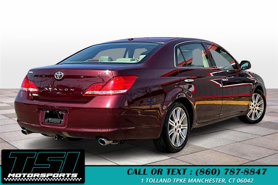 2010 Toyota Avalon XLS photo